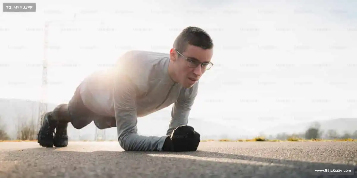 <strong>yy易游</strong>🧗‍♂️攀登高峰，体育教会我们永不止于当下！